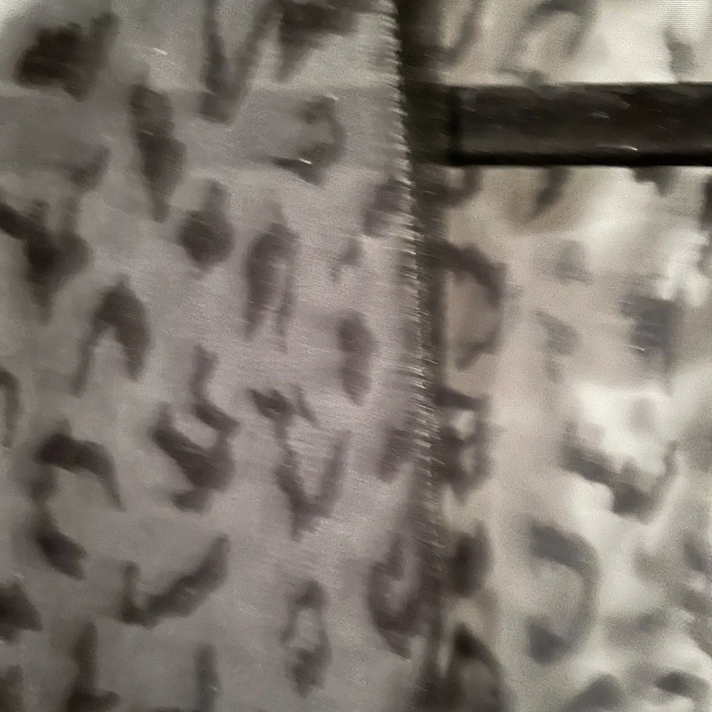 Danial Miexel Sheer & burnt velvet cheetah print lightweight cardigan - Picture 3 of 4